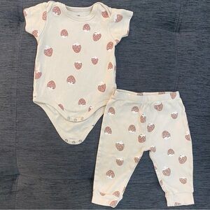 Cream Baby Onesie and Pants Set with Strawberry Print 12 Monts